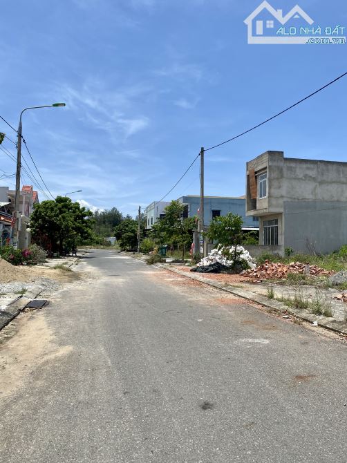 Bán 200m2 (8x25 ) đất khu Dân Cư Vinahoue sát biển Hà My - 1