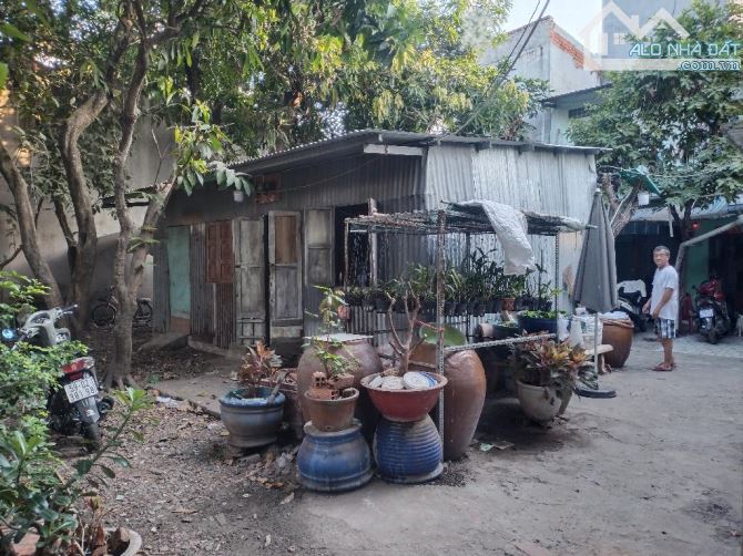 Bán đất Hồng Bàng , P12, Q6 DT 21 × 26 ( 460m²) Giá 22 tỷ TL.  Mô tả:, - Đất lớn hai mặt h - 1