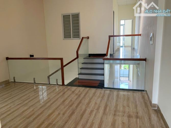 Nhà 3 tầng mặt tiền Trương Quang Được ngay cửa vào đảo Kim Cương euro3 siêu vip - 1