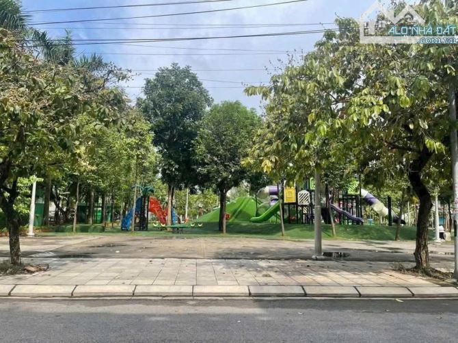 Bán đất nhìn vườn hoa Yna . dt 88m . mt 5.5m . hướng TN . giá 8 tỷ 5 - 1