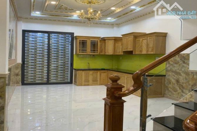 Bán nhà hẻm xe hơi, Thạnh Xuân 24, Quận 12, 63.1 m² (4m x 16m), 3 tầng - Giá 5.4 tỷ TL - 1