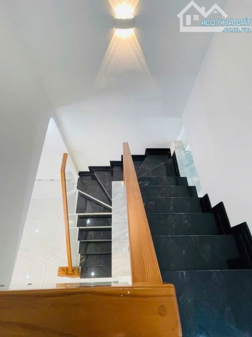 NHÀ MỚI ĐẸP LÊ VĂN QUỚI - 60M2 - 2 TẦNG - HXH - GIÁ CHỈ NHỈNH 5 TỶ - 1