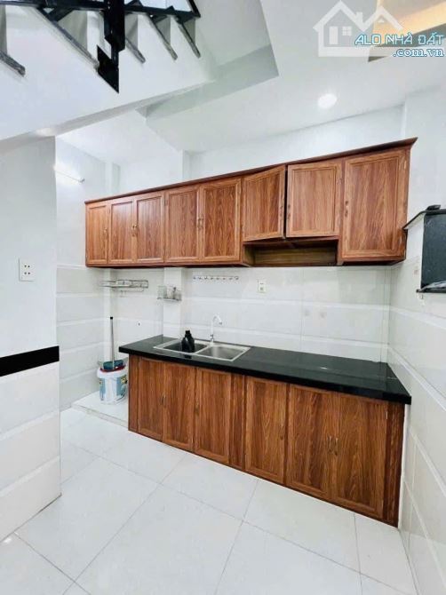 Nhà ngộp Trịnh Đình Trọng, Q.Tân Phú giảm sâu 300 triệu còn 2 tỷ 350 / 64m2, SHR - 1