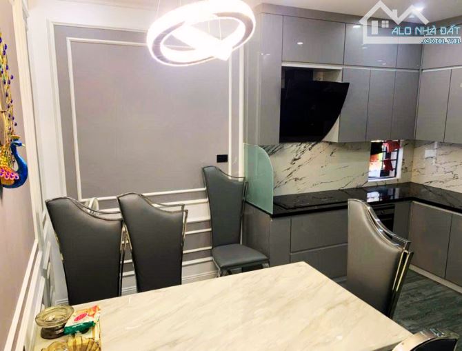 CỰC HOT! Bán đất tặng nhà mặt phố Tôn Đức Thắng, lõi Hà Nội,KD đỉnh, 95m2x3T, quận Đống Đa - 1