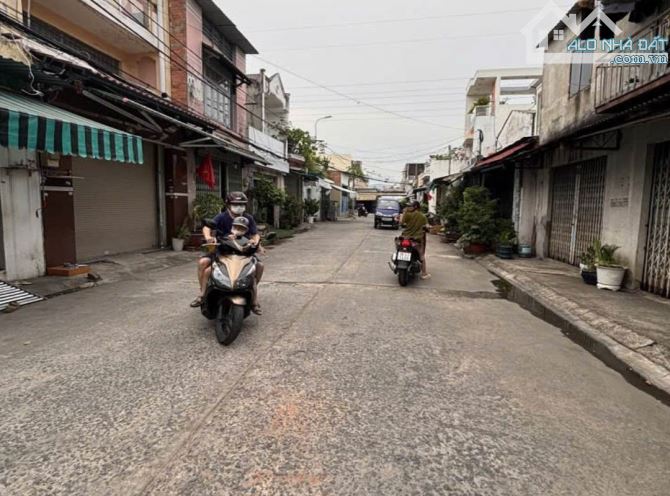 Bán nhà hẻm xe hơi, Lê Văn Quới, Bình Tân, 59.5 m² (4.2m x 14m) - Giá 6.4 tỷ TL - 1