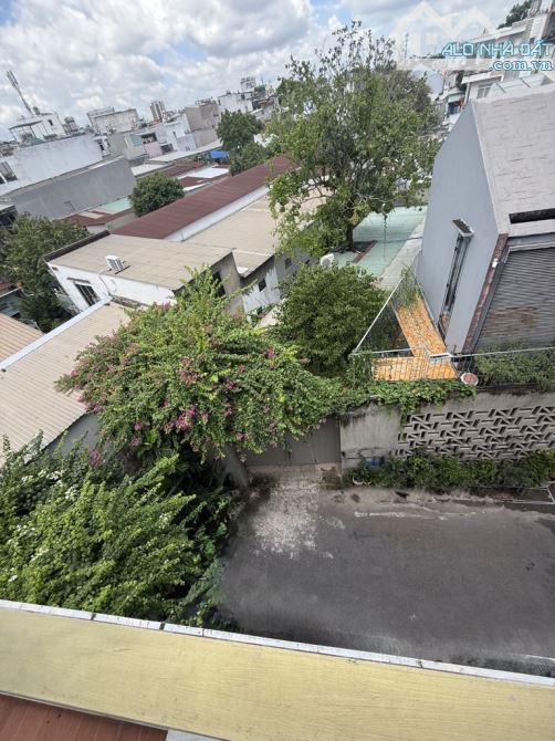Siêu phẩm biệt thự sân vườn - gần ngã tư thủ đức - 3tầng 5pn - hơn 400m2 - 1