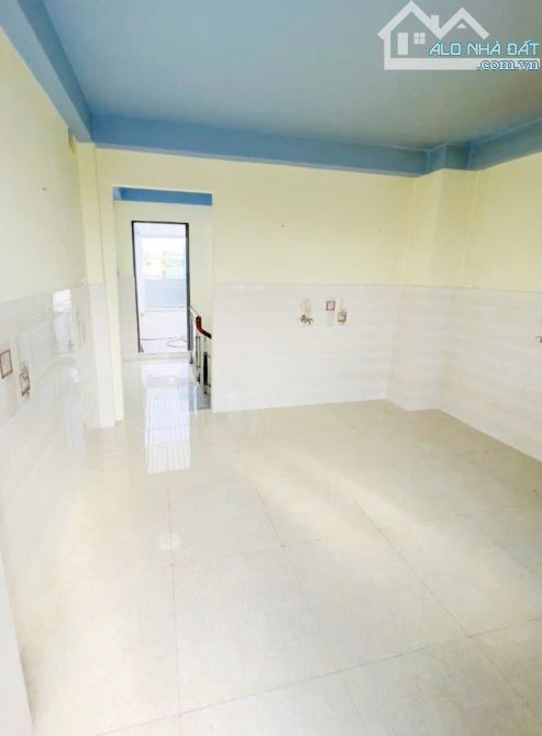 NHÀ B.ÁN THỐNG NHẤT GV - HẺM Ô TÔ VÀO NHÀ - 72M²(4×18) - 4 TẦNG LẦU CHỈ 6.X TỶ - 1