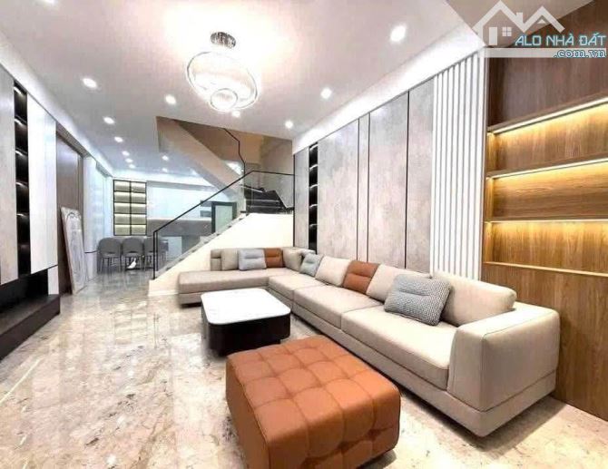 Bán nhà Trần Cung, 38m x 5 tầng, full nội thất, lô góc, ô tô đỗ cửa, gần Viện E - 1
