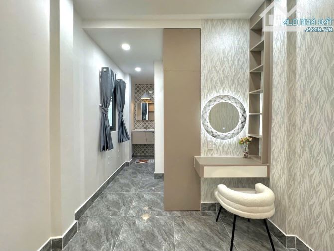 Duy nhất nhà Đoàn Văn Bơ, Quận 4 / 52m2 / 2 tỷ 380 triệu / sổ hồng riêng - 1