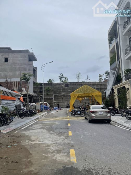 Bán Đất Ô Góc TĐC Khu 8 Cao Thắng,Hạ Long. DT :73.8m2,MT:5m !!! - 1