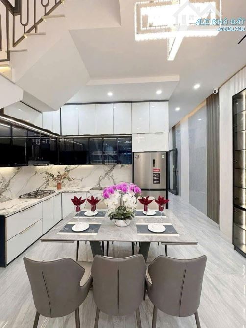 Siêu phẩm nhà 2.4 tỷ đường Hậu Giang, Quận 6, 75m2, sổ hồng riêng - 1