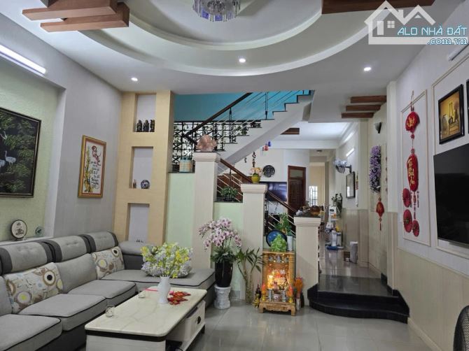 Nhà đẹp 3 tầng khuê Trung Cẩm Lệ 110m2 chỉ hơn 6 tỷ - 1