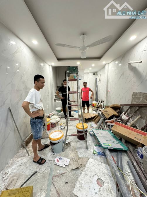 Cho thuê nhà ngõ 13 Lĩnh Nam, 4 tầng x 26m2, 3  ngủ, 4 vệ sinh, 12 triệu - 1