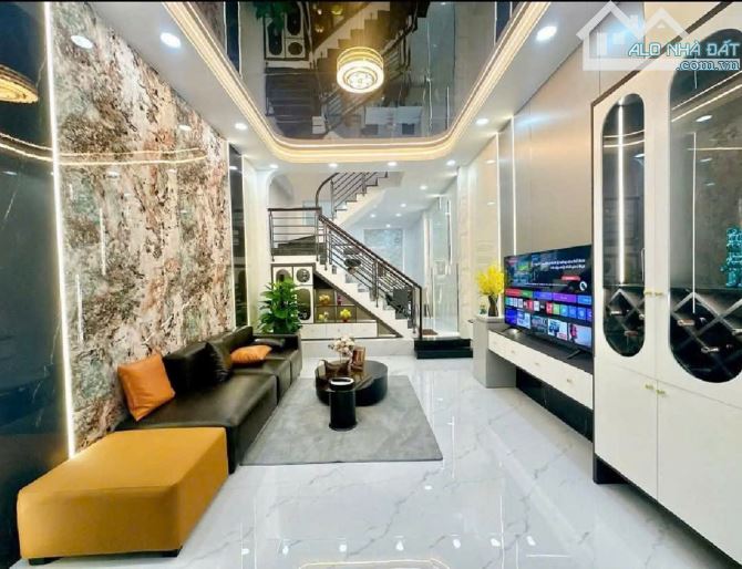 Bán nhà đường Lam Sơn, Quận Tân Bình, Giá: 2 tỷ 190 triệu / 50m2, sổ hồng riêng - 1