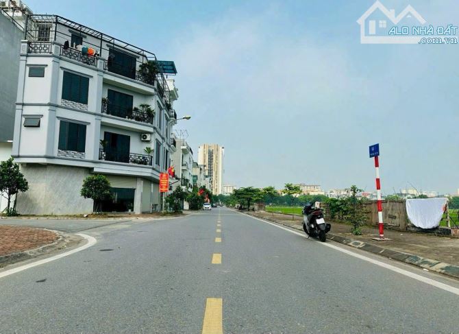 Mảnh đất đẹp Tái định cư, Giang Biên, Long Biên, DT: 56m2, giá: 13.2 tỷ - 1