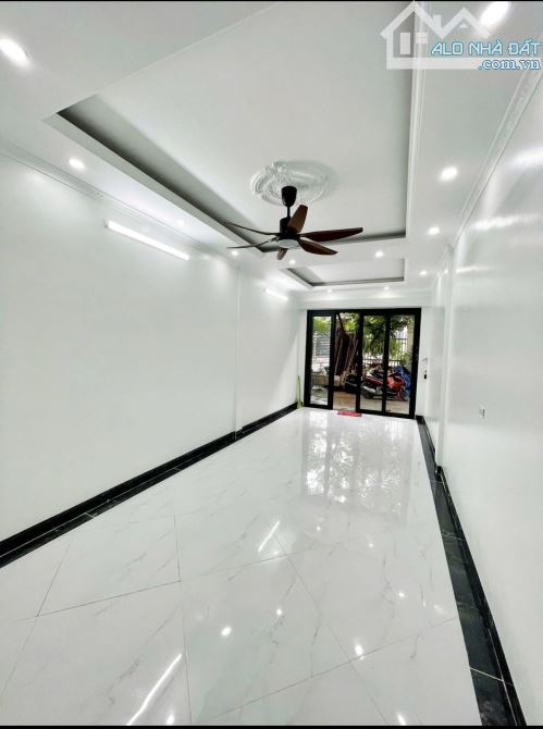 DƯƠNG VĂN BÉ 50M 6 TẦNG THANG MÁY GARA FULL NỘI THẤT XÂY ĐỘC LẬP CHÍNH CHỦ BÁN RẺ - 1
