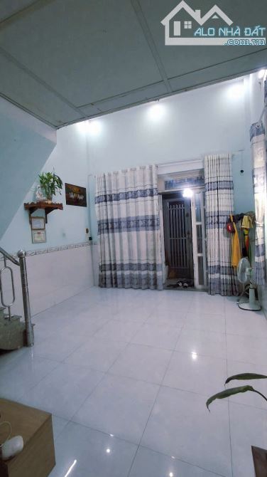 Bán nhà SR,TC, đường nhựa 5m thông, gần chợ nhỏ Tân hiệp chỉ 2,1 tỷ - 1
