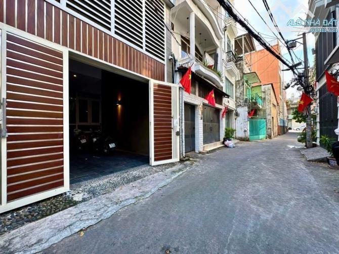 Nhanh tay sở hữu viên ngọc quý ngay trung tâm quận 3 đường Nguyễn Sơn Hà. Giá 5Tỷ680 - 1