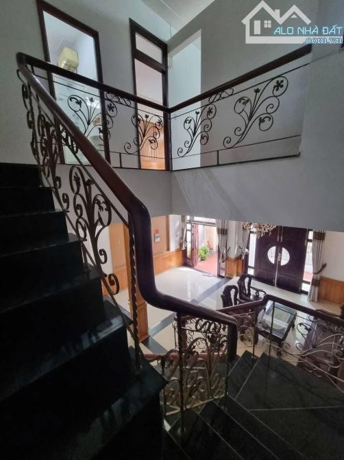 Bán biệt thự đường lê tấn trung.gần nguyễn Phan Vinh Sát biển sơn trà TP ĐÀ NẴNG giá rẻ - 1