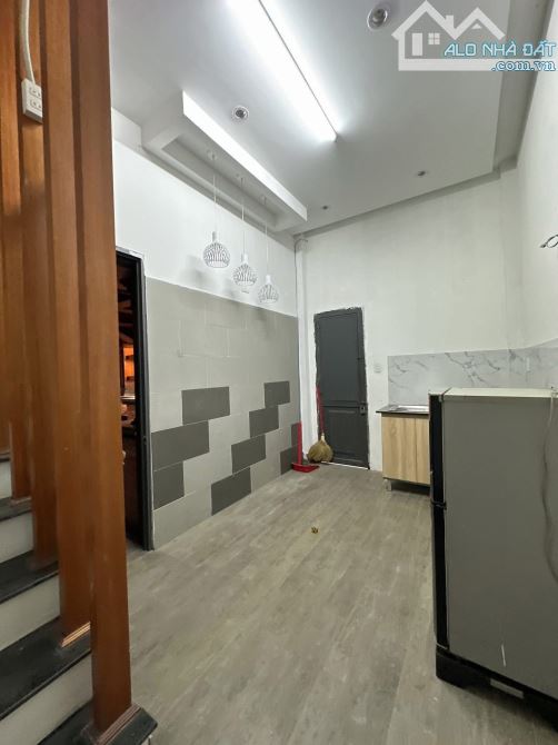 Cho thuê nhà 3 tầng, mặt tiền đường Đỗ Quang, Thanh Khê, Đà Nẵng. DT 50m2. Giá 16 triệu - 1