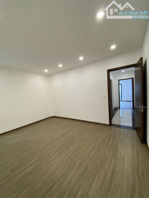 Bán nhà phố Triều Khúc- Ngõ Thông KD - 80m2  Giá 13 tỉ - 1
