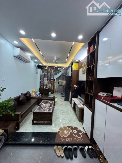 Bán nhà Sài Đồng 38m2 nhà mới vị trí đẹp đủ nội thất ở ngay 7.x tỷ - 1