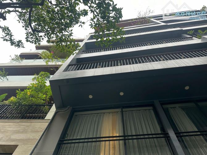 SIÊU PHẨM PHỐ LIỄU GIAI - 70M2 Ô TÔ KINH DOANH - 2 MẶT NGÕ - 6M MẶT TIỀN - 5 TẦNG HIẾM - 1