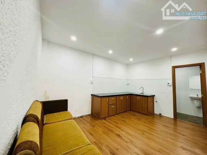 BÁN NHÀ MÊ LỬNG GỖ – KIỆT  NGUYỄN PHƯỚC NGUYÊN, - 1
