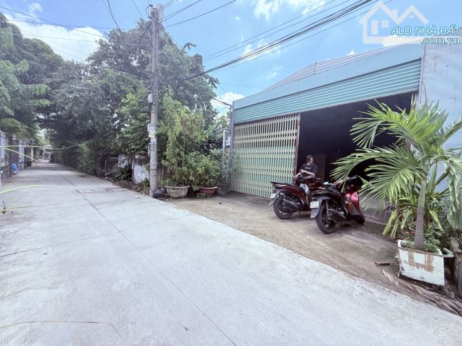 ĐẤT MẶT TIỀN 250M THỔ CƯ CÙNG VỚI 1 XUỐNG MAY VỊ TRÍ ĐẮC ĐỊA GẦN LÊ THỊ HÀ GIÁ TỐT - 1