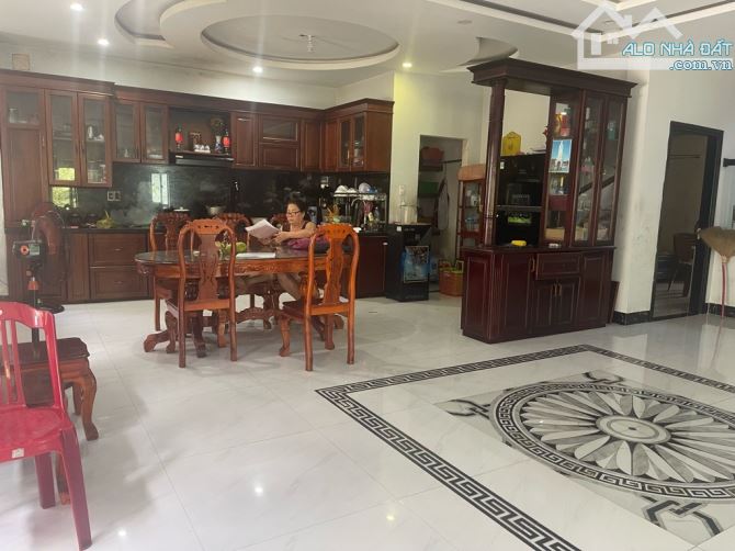 BIỆT THỰ 3 TẦNG MẶT TIỀN PHẠM HỮU NHẬT - ĐI BỘ TỚI BIỂN NON NƯỚC VÀI BƯỚC CHÂN - 1