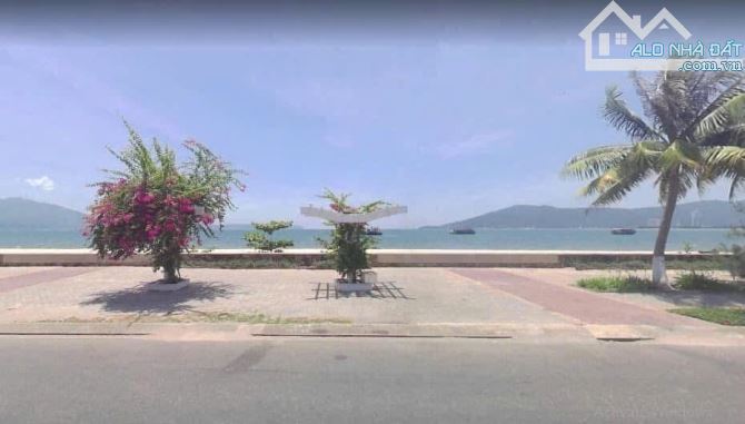 Bán cặp đất Nguyễn Tất Thành đoạn xây cao tầng - 1