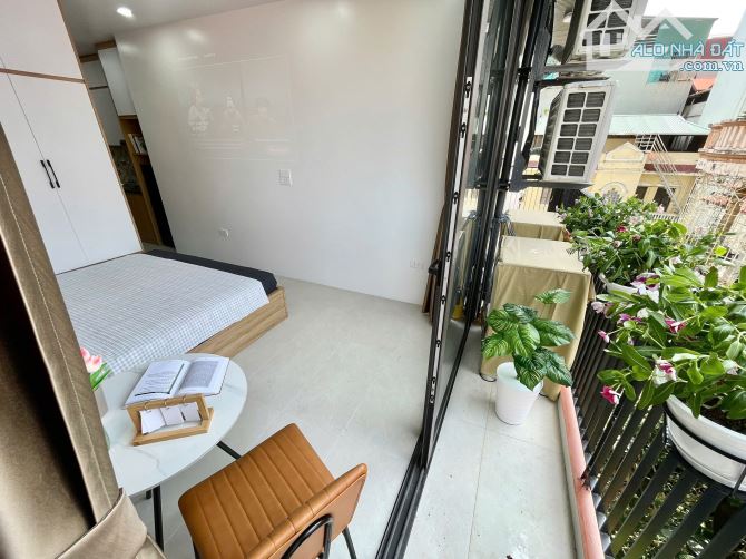 Cho Thuê CCMN 112 Hoàng Quốc Việt Cầu Giấy 30m2 Studio Ban Công Giặt Riêng Thang Máy Ô tô - 1