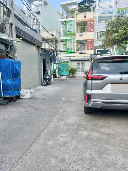 Hẻm xe hơi gần chợ Bà Chiểu - 4mx20m, nhà cũ tiện xây - 19 tỷ - 1