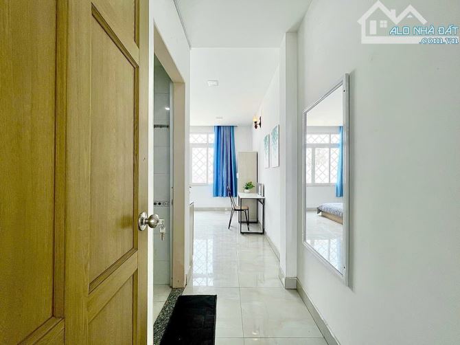 Căn hộ ngay trung tâm quận 4, cửa sổ lớn đón nắng, gần Đại học Luật, công viên Khánh Hội - 1