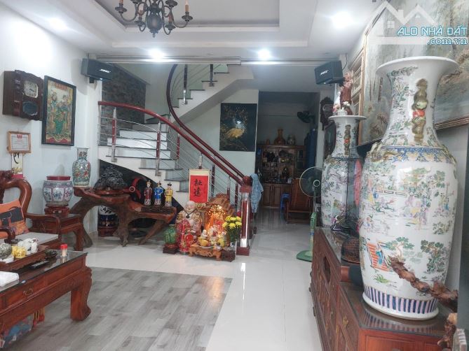 NHÀ DÂN XÂY ĐẸP VÀ CHẤT-NGÕ THÔNG Ô TÔ VÀO NHÀ, TT VIỆT HƯNG, 46M, 5T, 9 TỶ XÍU - 1