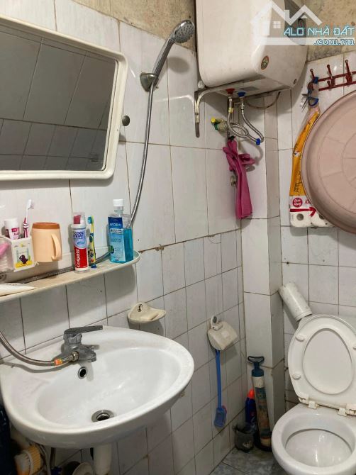 Cho thuê nhà nguyên căn chân cầu Vĩnh Tuy, phường Vĩnh Hưng, quận Hoàng Mai. Dt 40m 1 - 1