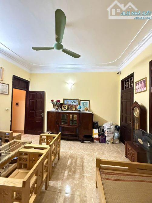Bán nhà phố Đào Tấn ngõ thông kinh doanh ô tô đỗ cửa 4 tầng ở ngay DT66m2 mặt tiền 5,2m - 1
