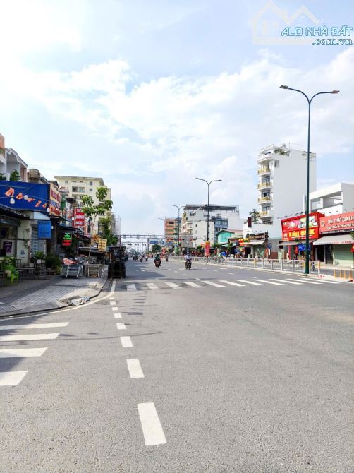 SIÊU BIỆT THỰ DÁT VÀNG 6 TẦNG THANG MÁY HỒ BƠI-FULL NỘI THẤT NHẬP KHẨU-DT 8Mx22M LÊ ĐỨC TH - 12
