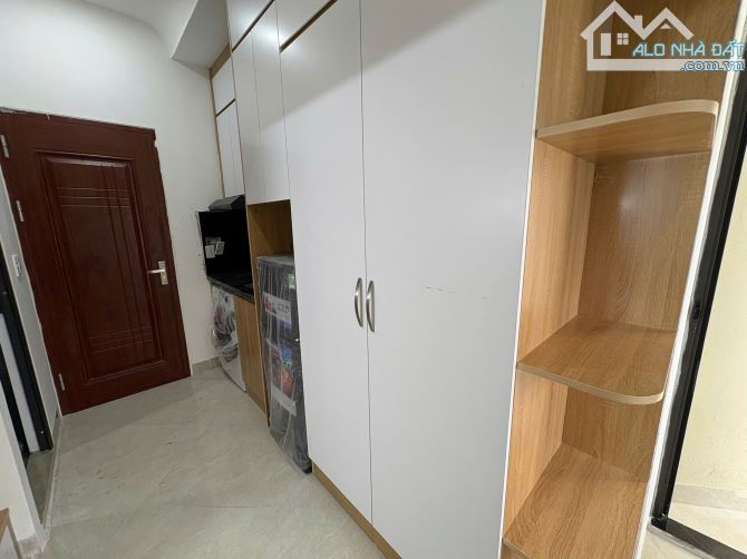 Cho Thuê CCMN 326 Nguyễn Trãi Thanh Xuân 30m2 Gác Xép + Giường Ban Công Thang Máy Trống 24 - 15