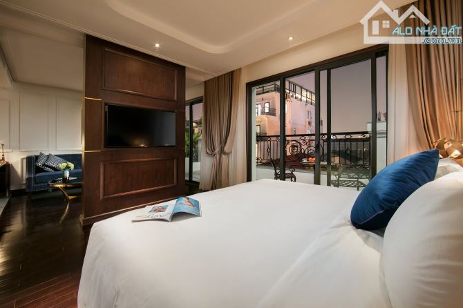 Chủ vay Bank 200 Tỷ- Khách sạn Mặt Phố Nhà Chung - 350m2 - MT 12m - 328 tỷ - DT 6 tỷ/tháng