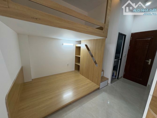 Cho Thuê CCMN 326 Nguyễn Trãi Thanh Xuân 30m2 Gác Xép + Giường Ban Công Thang Máy Trống 24 - 19