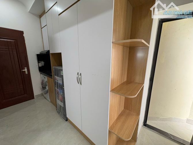 Cho Thuê CCMN 326 Nguyễn Trãi Thanh Xuân 30m2 Gác Xép + Giường Ban Công Thang Máy Trống 24 - 20