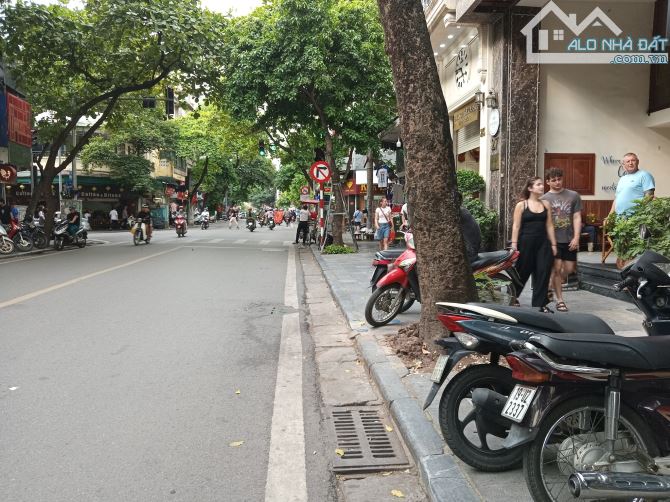 Bán nhà mặt phố Hàng Bông- giáp Hàng Gai - 440m2 - Mặt tiền 15.5m - Giá siêu đầu tư 351 tỷ - 2