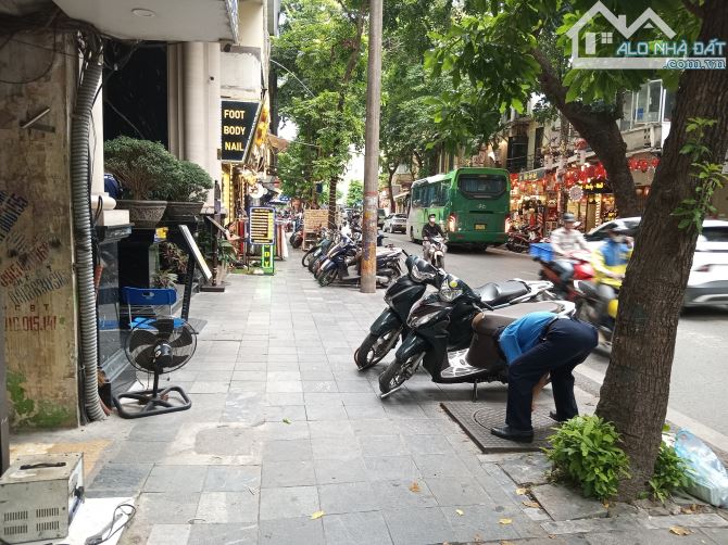 Bán Nhà mặt phố Hàng Bông - 200m ra Bờ Hồ - 420m2 Mặt tiền 14.5m - Giá siêu đầu tư 335 tỷ