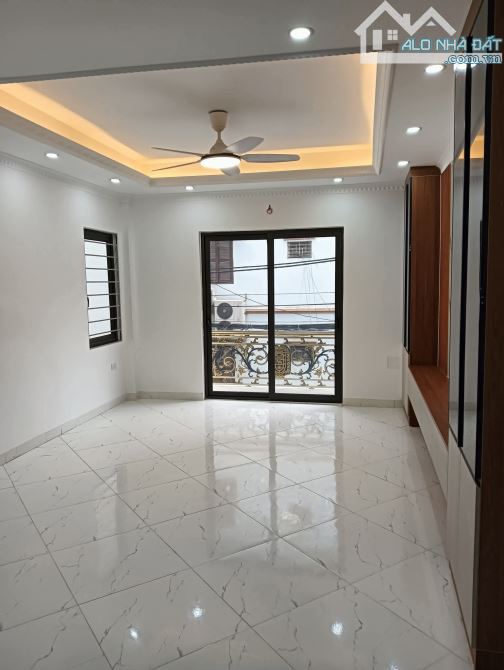 BÁN  NHÀ 5 TẦNG X 105M  MẶT NGÕ Ô TÔ, THANG MÁY TẠI NGỌC HỒI ,THANH TRÌ GIÁ CHỈ 10,4 tỷ - 2
