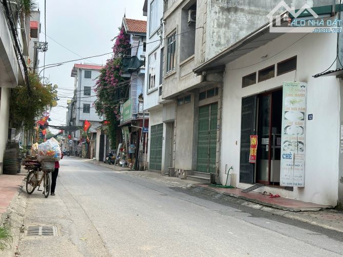 BÁN ĐẤT TẶNG NHÀ 3 TẦNG - LÔ GÓC 2 MẶT TIỀN – WIEW HỒ ĐIỀU HÒA-THÔNG TỨ TUNG - ĐƯỜNG Ô TÔ - 2