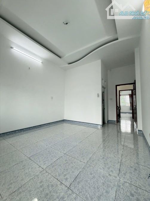 BÁN NHÀ MẶT TIỀN NGÃ 3 ĐÔNG QUAN - HIỆP THÀNH - Q12 - ĐƯỜNG 10m - GIÁ 8ty950 - 2