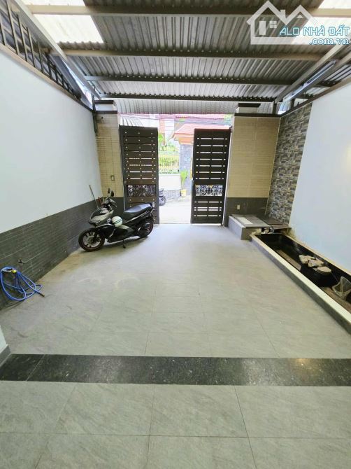 BÁN NHÀ PHỐ 105M2,4 TẦNG HOÀN CÔNG ĐỦ ,FULL NỘI THẤT, Ô TÔ VÀO NHÀ ,CÁT LÁI THỦ ĐỨC - 2