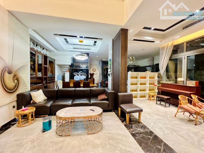 Biệt thự cao cấp Tú Xương _ Q3. DT 143m2. 4 tầng. 9m x 16m. Giá 65 tỷ. - 2