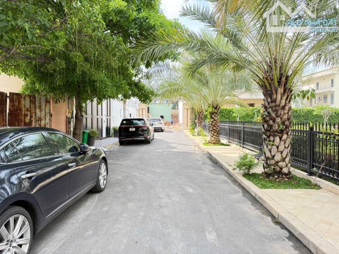 View công viên xịn! bán rẻ đất đường 12m Quốc Hương, DT 7.5x23 CN 173m2 giá 41.5 tỷ - 2